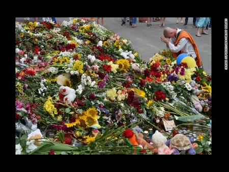 Deep red roses, waxy white lilies and bright, cheery sunflowers; as single blooms and in large bouquets, they pile up close to desk 29 at Amsterdam's.