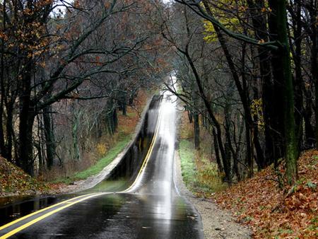 TThe FIRST FEW MINUTES of rainfall. TTherefore, it is the most dangerous because you can lose control of the vehicle.