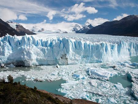 Glacial Processes and Landforms What is a glacier? How do glaciers form?