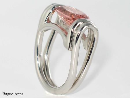 Bague Anna. Bague Anna, or blanc Bague Anna, or blanc et tourmaline pêche.